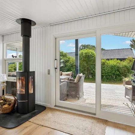 Stunning In Brenderup Fyn With Kitchen Holiday home *